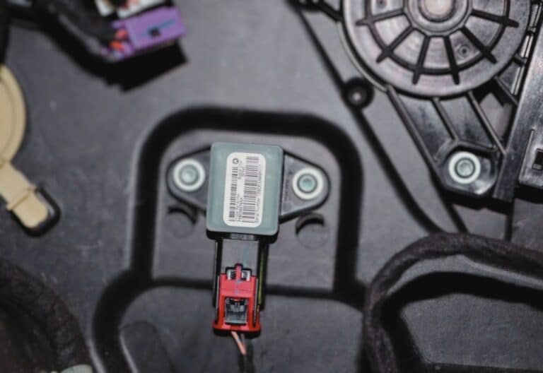 3 Key Symptoms Of Bad Airbag Sensor: Look Out For What Causes Them & Replacement Cost